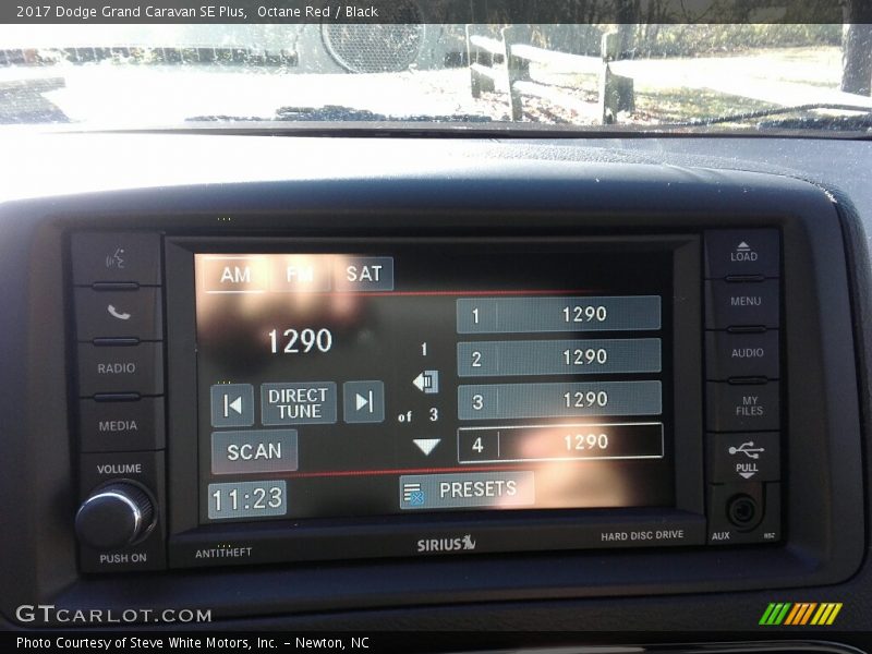Octane Red / Black 2017 Dodge Grand Caravan SE Plus