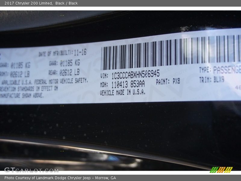 Black / Black 2017 Chrysler 200 Limited