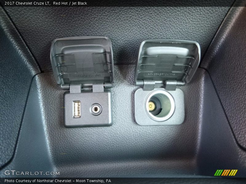Red Hot / Jet Black 2017 Chevrolet Cruze LT