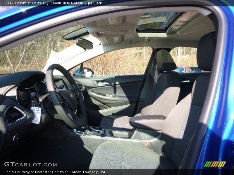 Kinetic Blue Metallic / Jet Black 2017 Chevrolet Cruze LT