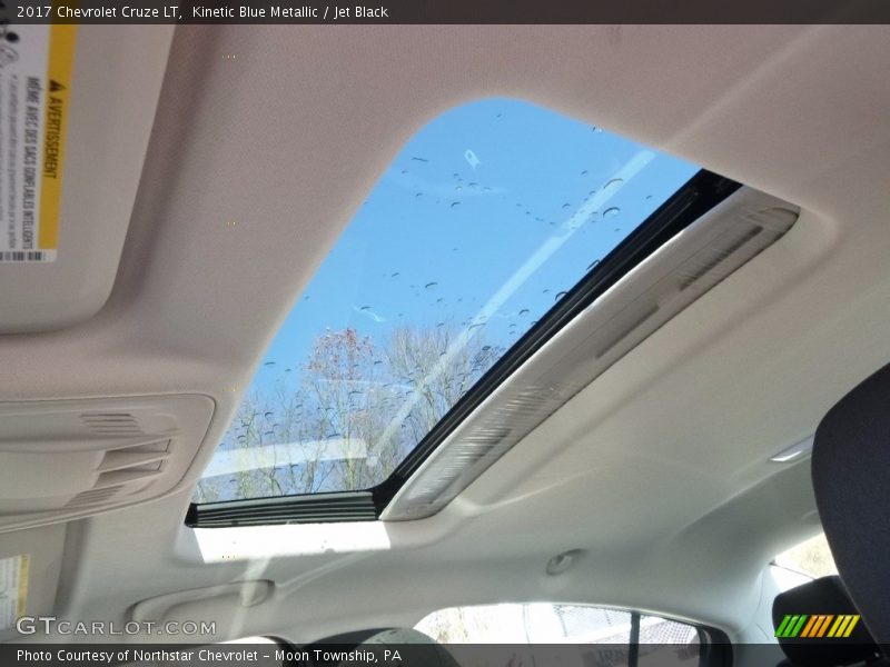 Kinetic Blue Metallic / Jet Black 2017 Chevrolet Cruze LT