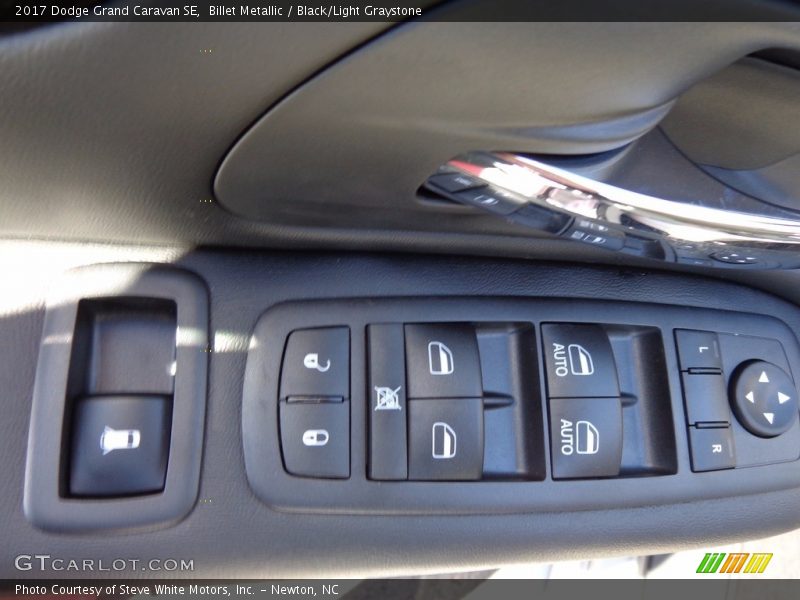 Billet Metallic / Black/Light Graystone 2017 Dodge Grand Caravan SE