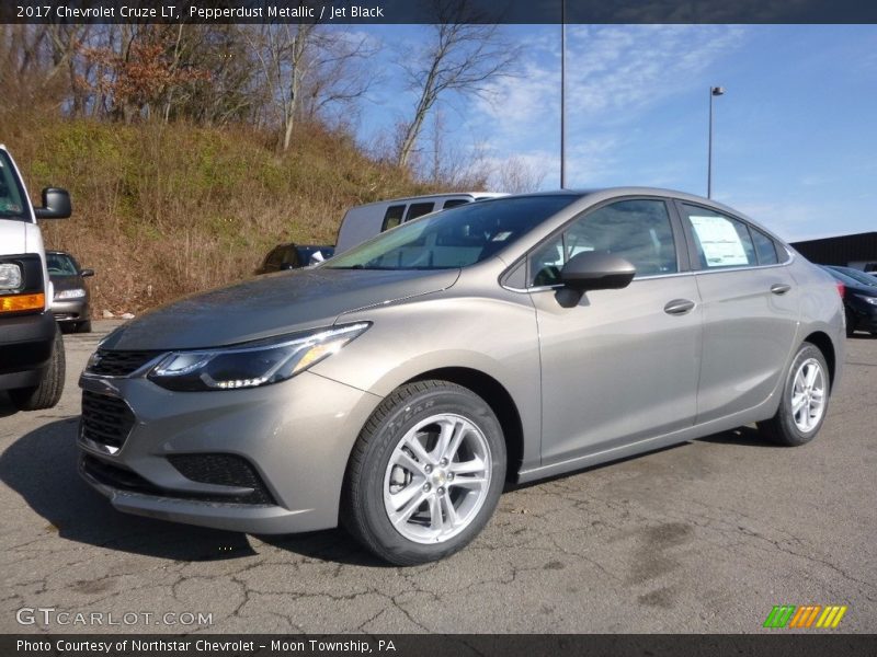 Pepperdust Metallic / Jet Black 2017 Chevrolet Cruze LT