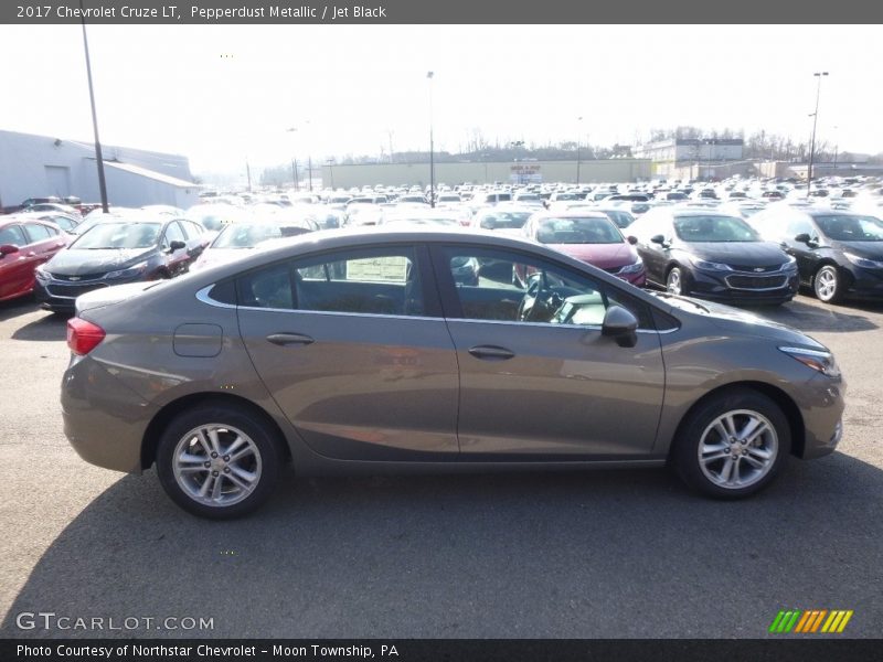 Pepperdust Metallic / Jet Black 2017 Chevrolet Cruze LT