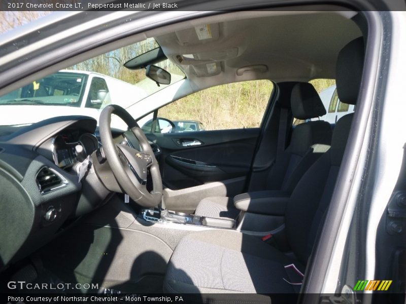 Pepperdust Metallic / Jet Black 2017 Chevrolet Cruze LT