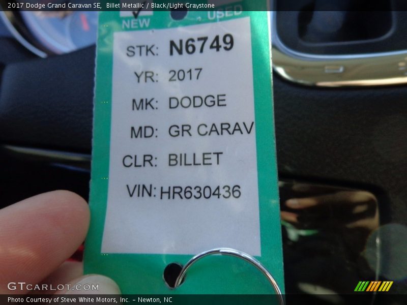 Billet Metallic / Black/Light Graystone 2017 Dodge Grand Caravan SE