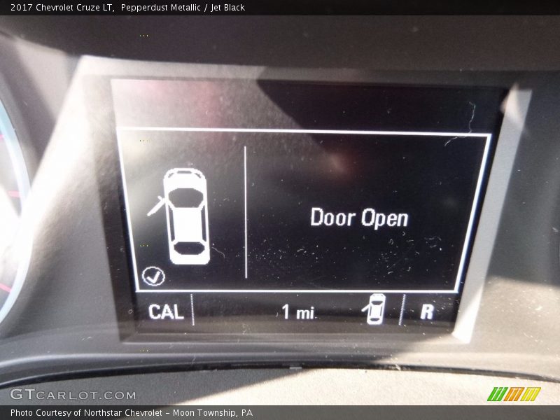Pepperdust Metallic / Jet Black 2017 Chevrolet Cruze LT