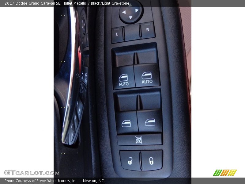 Billet Metallic / Black/Light Graystone 2017 Dodge Grand Caravan SE