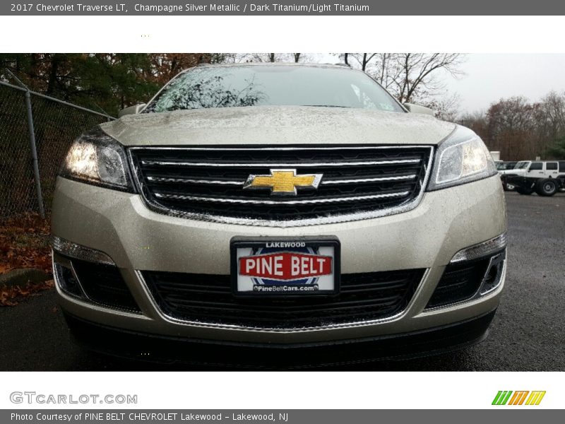 Champagne Silver Metallic / Dark Titanium/Light Titanium 2017 Chevrolet Traverse LT
