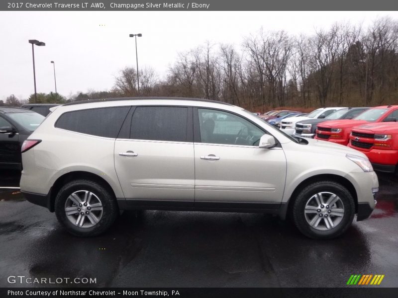  2017 Traverse LT AWD Champagne Silver Metallic