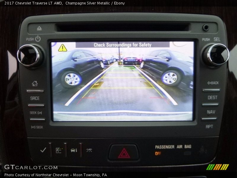 Champagne Silver Metallic / Ebony 2017 Chevrolet Traverse LT AWD