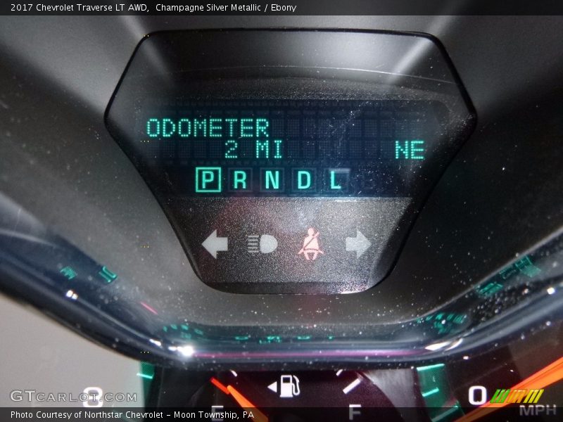 Champagne Silver Metallic / Ebony 2017 Chevrolet Traverse LT AWD