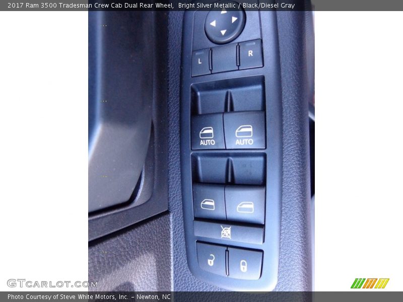 Bright Silver Metallic / Black/Diesel Gray 2017 Ram 3500 Tradesman Crew Cab Dual Rear Wheel