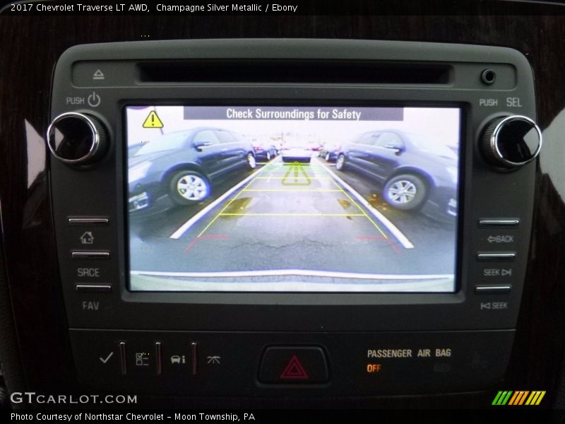 Champagne Silver Metallic / Ebony 2017 Chevrolet Traverse LT AWD