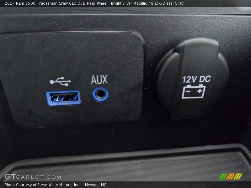 Bright Silver Metallic / Black/Diesel Gray 2017 Ram 3500 Tradesman Crew Cab Dual Rear Wheel