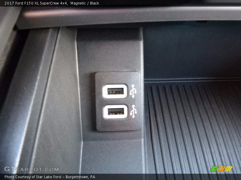 Magnetic / Black 2017 Ford F150 XL SuperCrew 4x4
