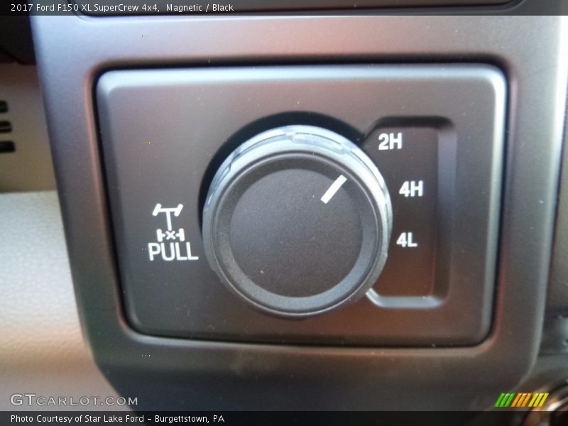 Magnetic / Black 2017 Ford F150 XL SuperCrew 4x4