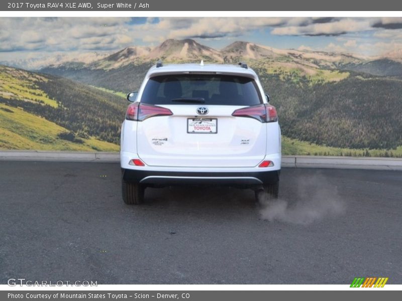 Super White / Ash 2017 Toyota RAV4 XLE AWD