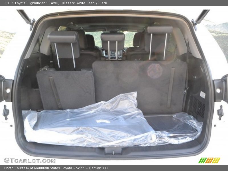  2017 Highlander SE AWD Trunk