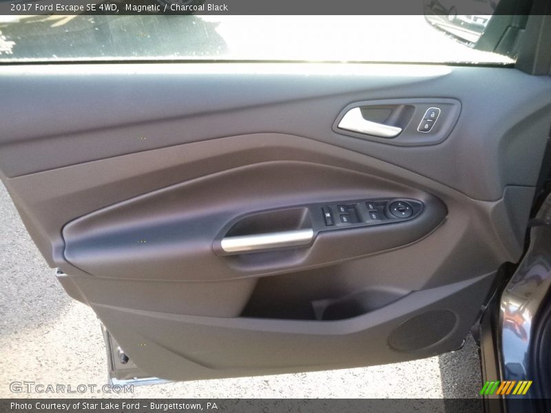 Magnetic / Charcoal Black 2017 Ford Escape SE 4WD