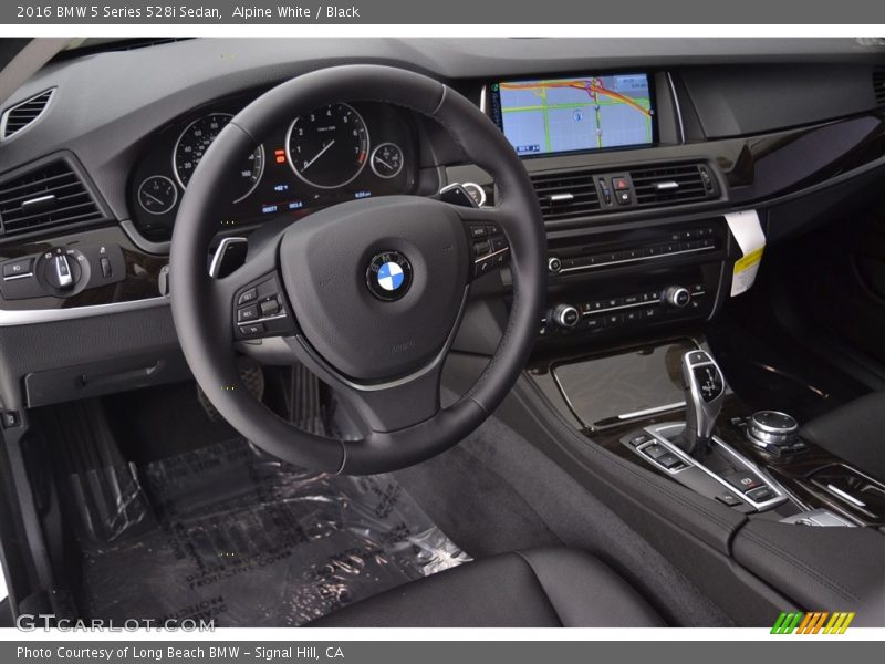 Alpine White / Black 2016 BMW 5 Series 528i Sedan