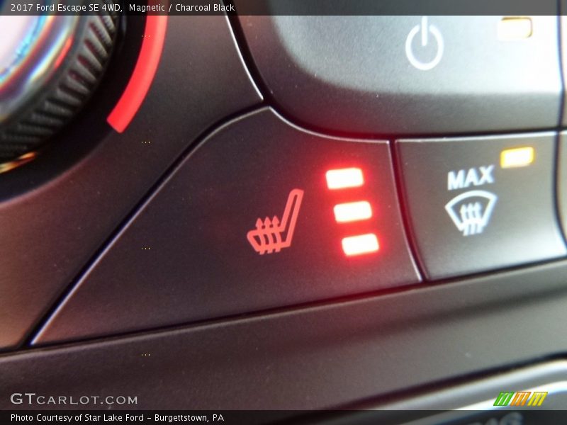 Magnetic / Charcoal Black 2017 Ford Escape SE 4WD