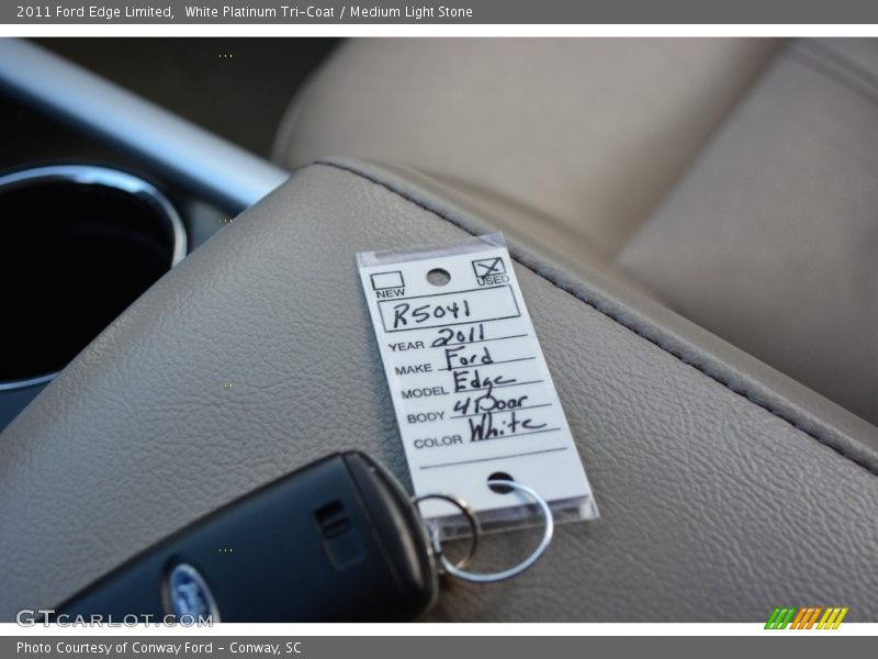 White Platinum Tri-Coat / Medium Light Stone 2011 Ford Edge Limited