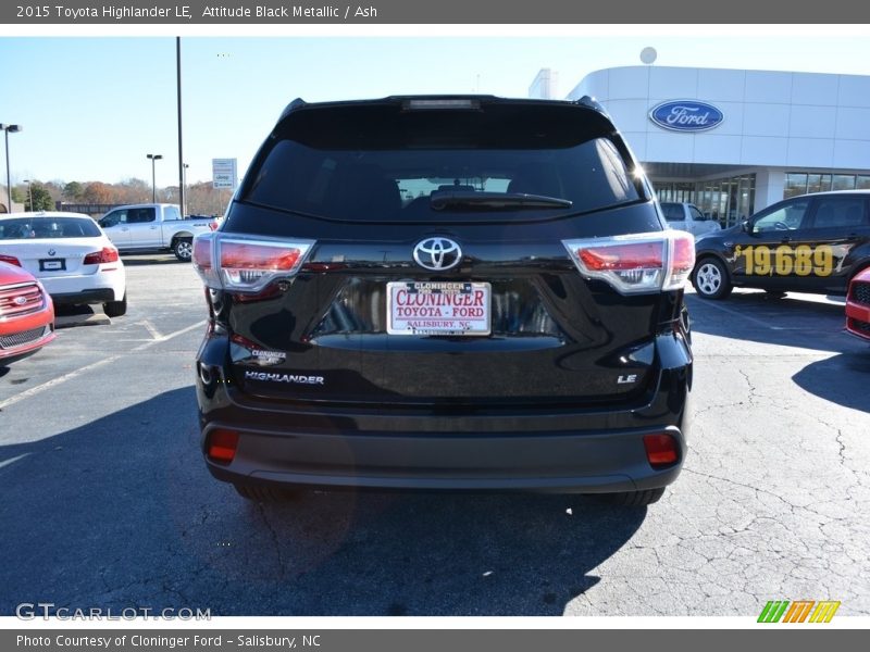 Attitude Black Metallic / Ash 2015 Toyota Highlander LE