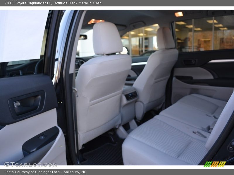 Attitude Black Metallic / Ash 2015 Toyota Highlander LE