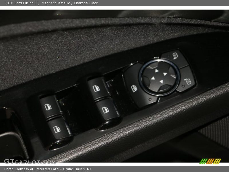 Magnetic Metallic / Charcoal Black 2016 Ford Fusion SE