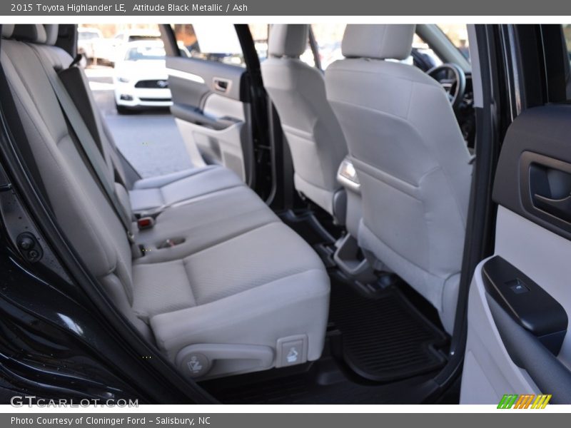 Attitude Black Metallic / Ash 2015 Toyota Highlander LE