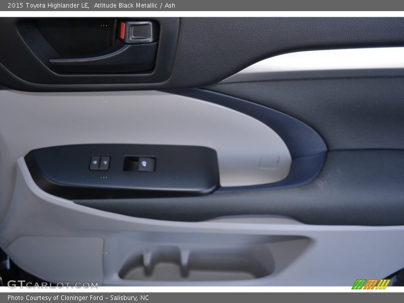 Attitude Black Metallic / Ash 2015 Toyota Highlander LE