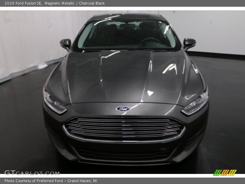 Magnetic Metallic / Charcoal Black 2016 Ford Fusion SE