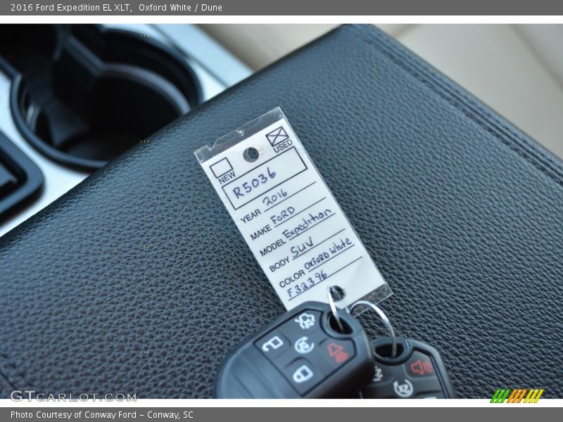 Oxford White / Dune 2016 Ford Expedition EL XLT