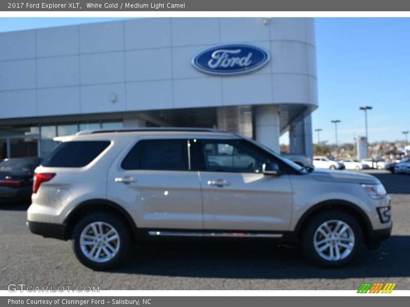White Gold / Medium Light Camel 2017 Ford Explorer XLT