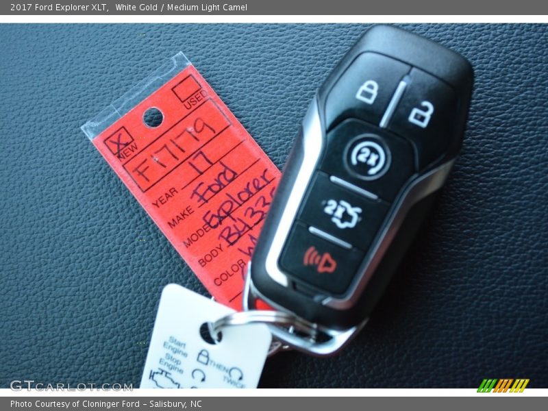 White Gold / Medium Light Camel 2017 Ford Explorer XLT