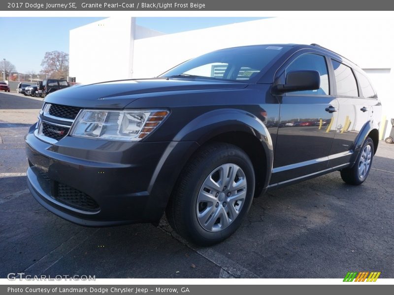 Granite Pearl-Coat / Black/Light Frost Beige 2017 Dodge Journey SE