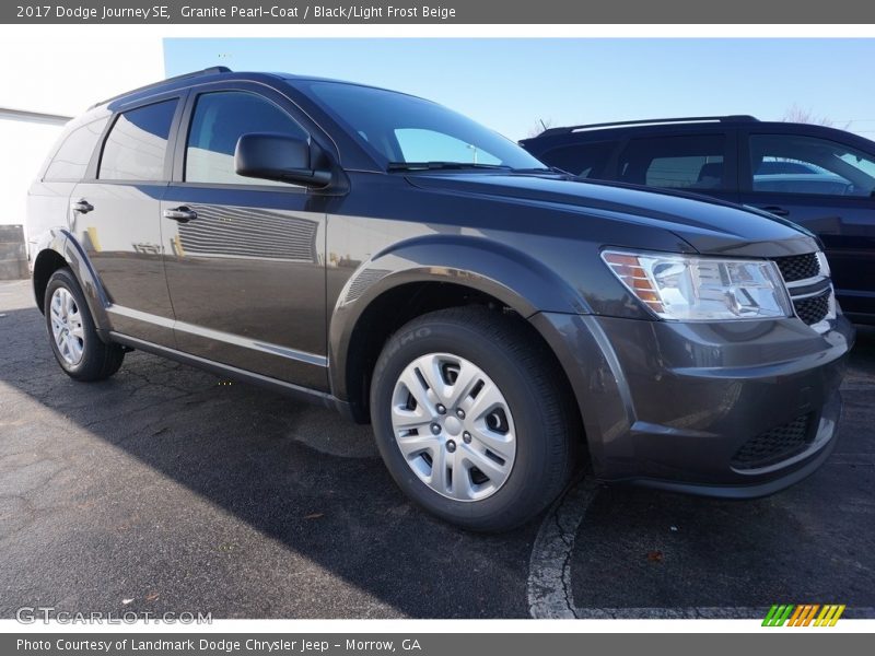 Granite Pearl-Coat / Black/Light Frost Beige 2017 Dodge Journey SE