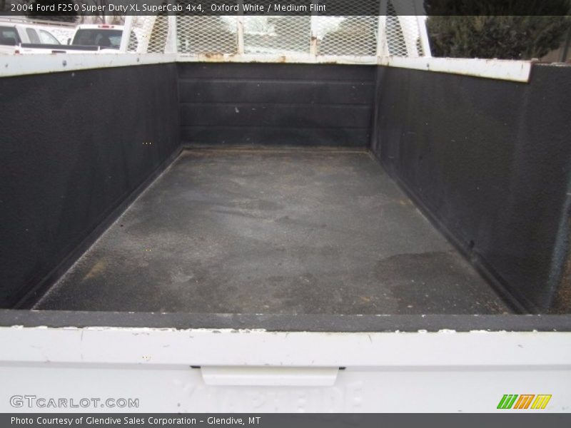 Oxford White / Medium Flint 2004 Ford F250 Super Duty XL SuperCab 4x4