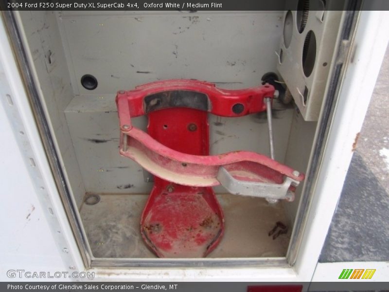 Oxford White / Medium Flint 2004 Ford F250 Super Duty XL SuperCab 4x4