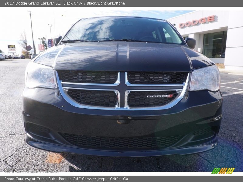 Black Onyx / Black/Light Graystone 2017 Dodge Grand Caravan SE