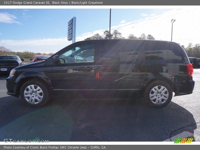 Black Onyx / Black/Light Graystone 2017 Dodge Grand Caravan SE
