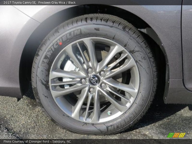 Predawn Gray Mica / Black 2017 Toyota Camry SE