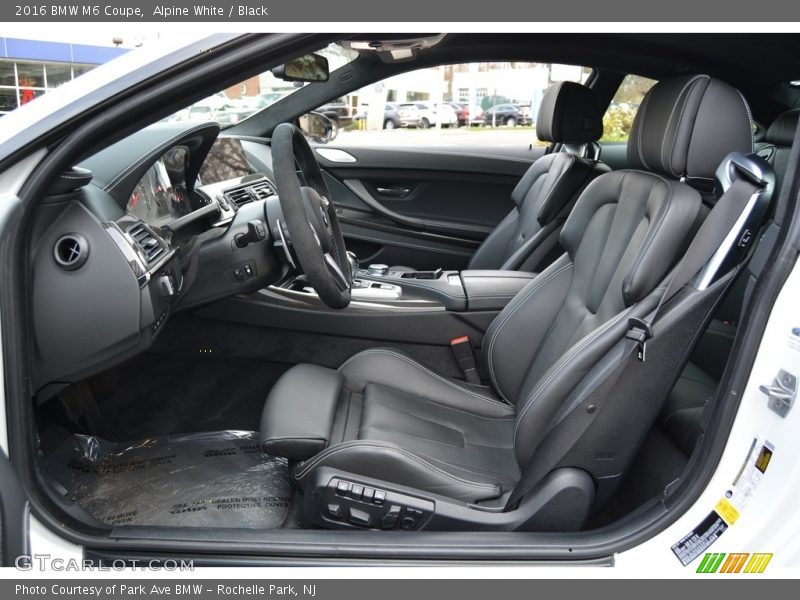 Front Seat of 2016 M6 Coupe