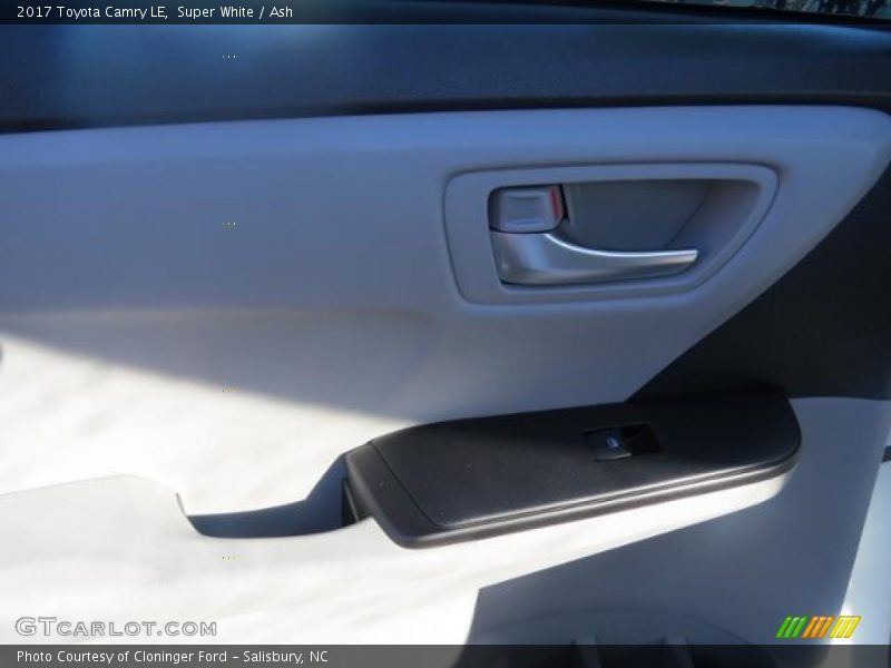 Super White / Ash 2017 Toyota Camry LE
