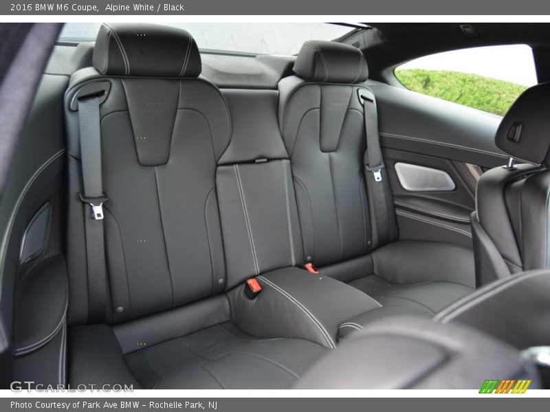 Rear Seat of 2016 M6 Coupe