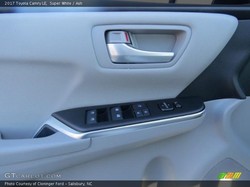 Super White / Ash 2017 Toyota Camry LE