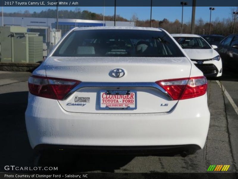 Super White / Ash 2017 Toyota Camry LE