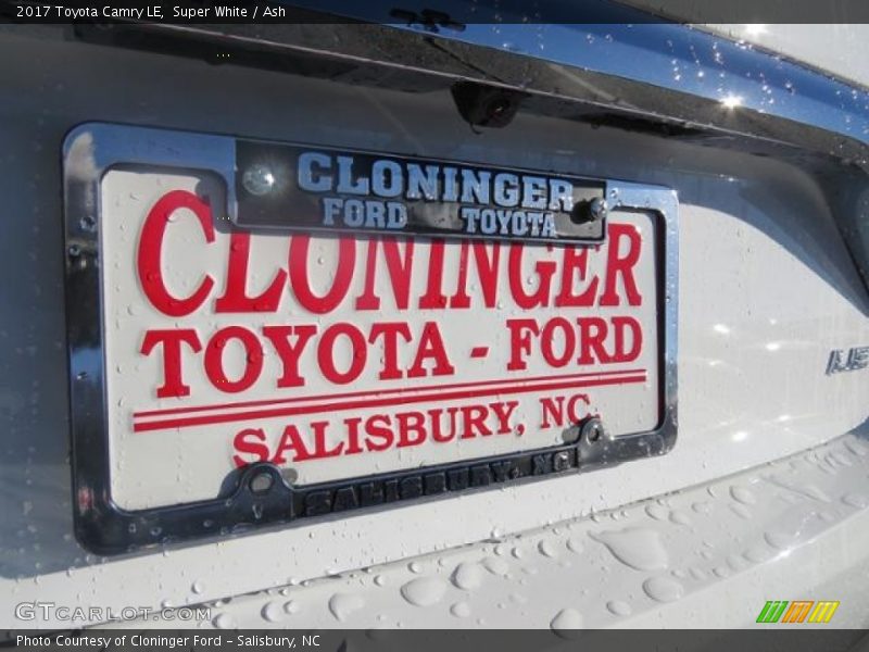 Super White / Ash 2017 Toyota Camry LE