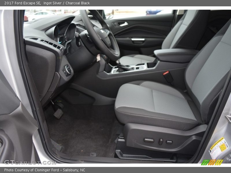 Ingot Silver / Charcoal Black 2017 Ford Escape SE